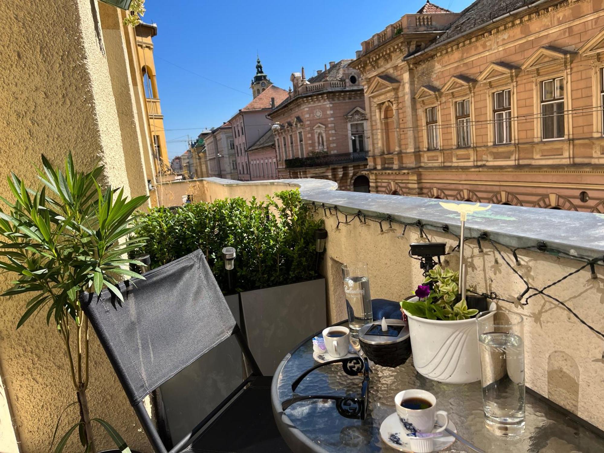 Schaeffer Palace Apartment Szeged Bagian luar foto